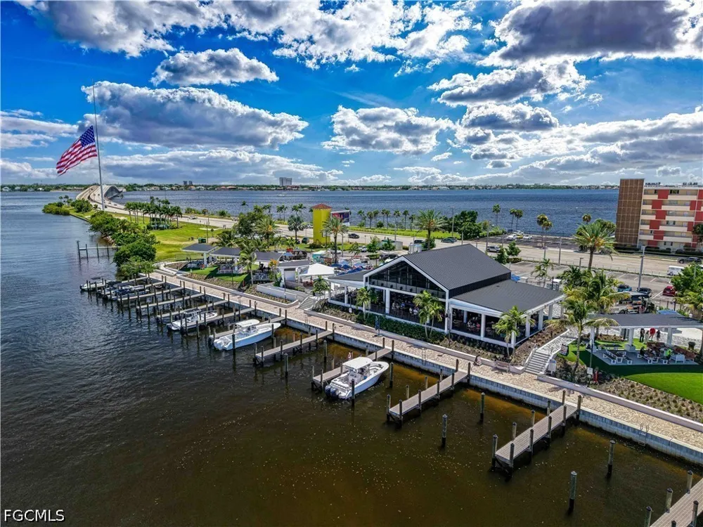 SE 17th Place #105 Cape Coral, FL 33904