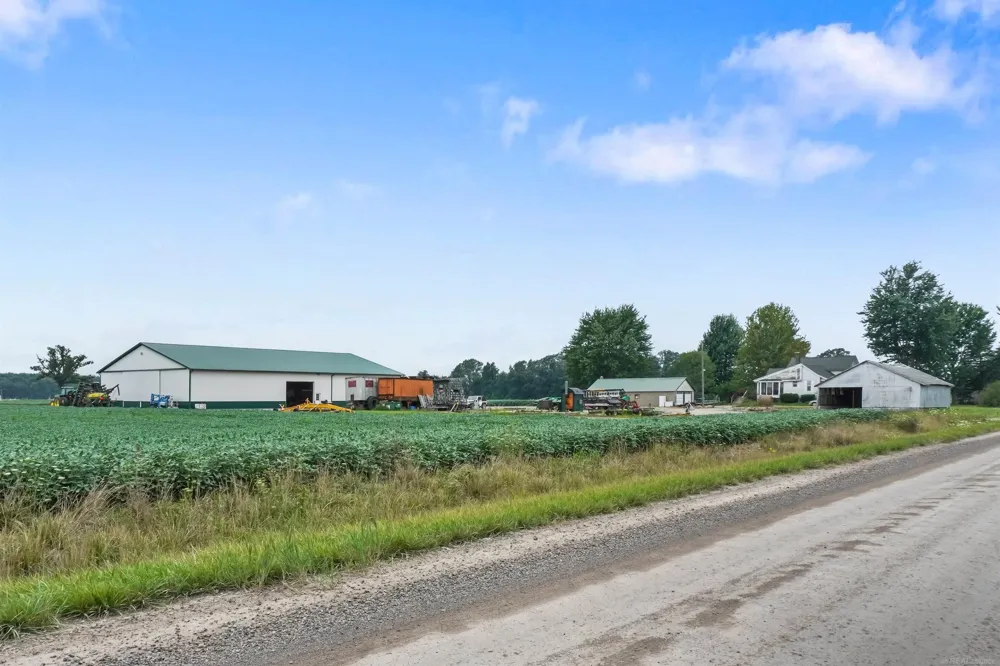 36750 30 Mile Road Lenox Township, MI 48050