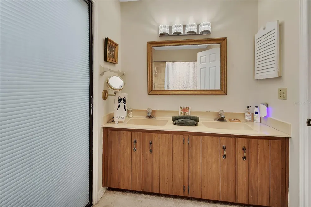 904 VILLAGE GREEN ROAD #3 Deland, FL 32720