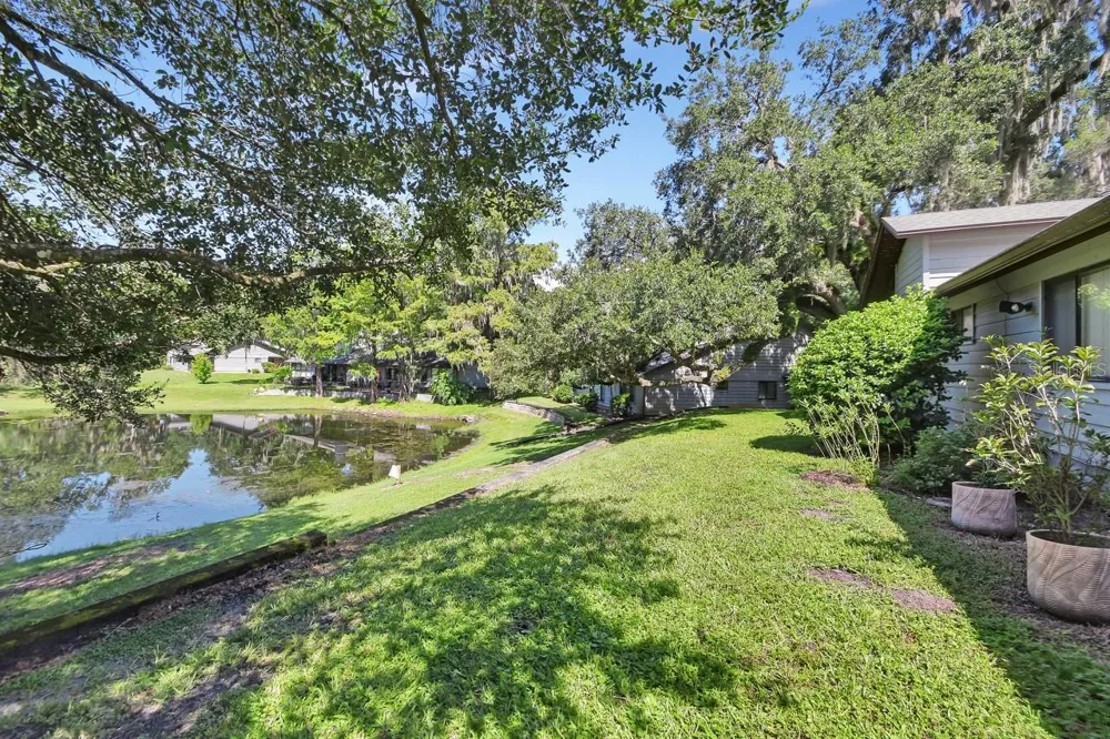 904 VILLAGE GREEN ROAD #3 Deland, FL 32720