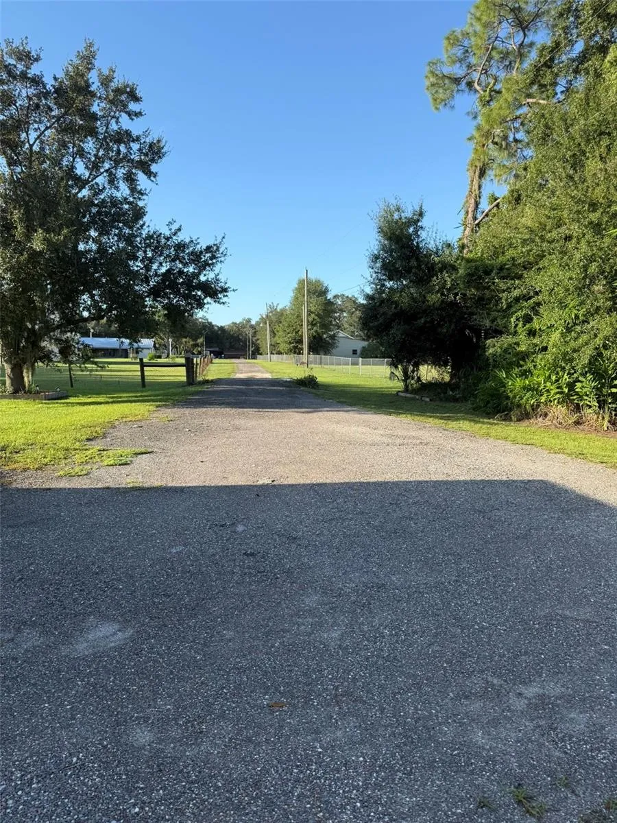 1978 WOOTEN ROAD Dover, FL 33527