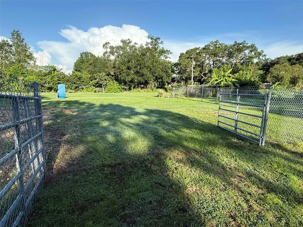 1978 WOOTEN ROAD Dover, FL 33527