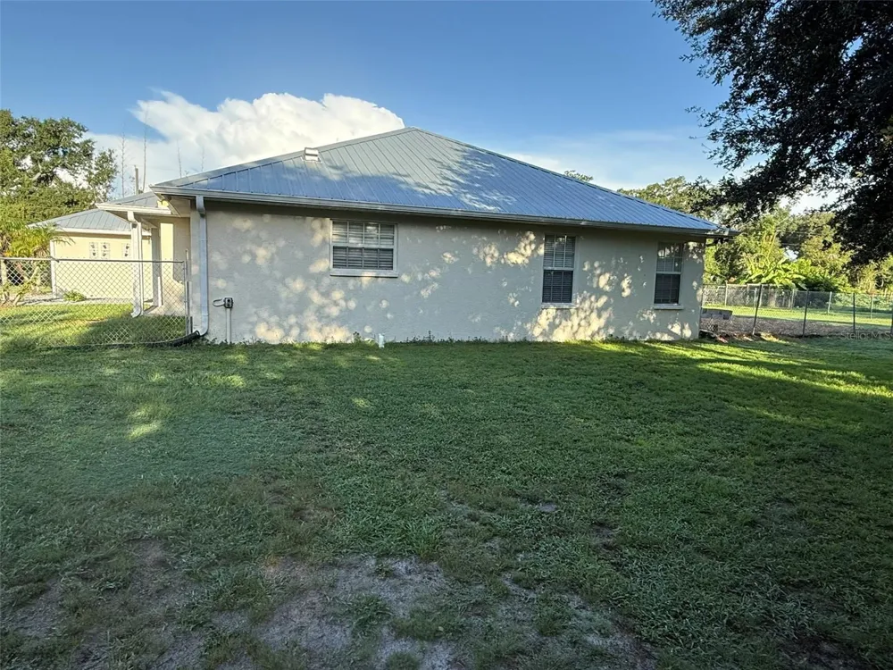 1978 WOOTEN ROAD Dover, FL 33527