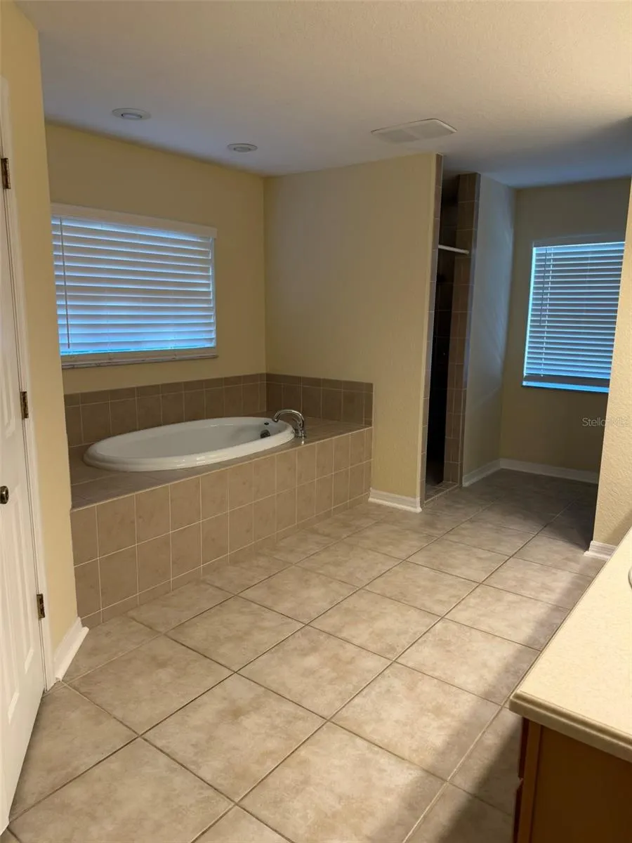 1978 WOOTEN ROAD Dover, FL 33527