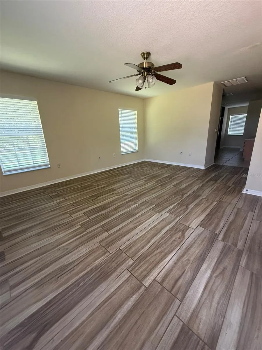 1978 WOOTEN ROAD Dover, FL 33527