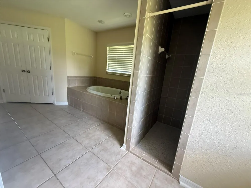 1978 WOOTEN ROAD Dover, FL 33527
