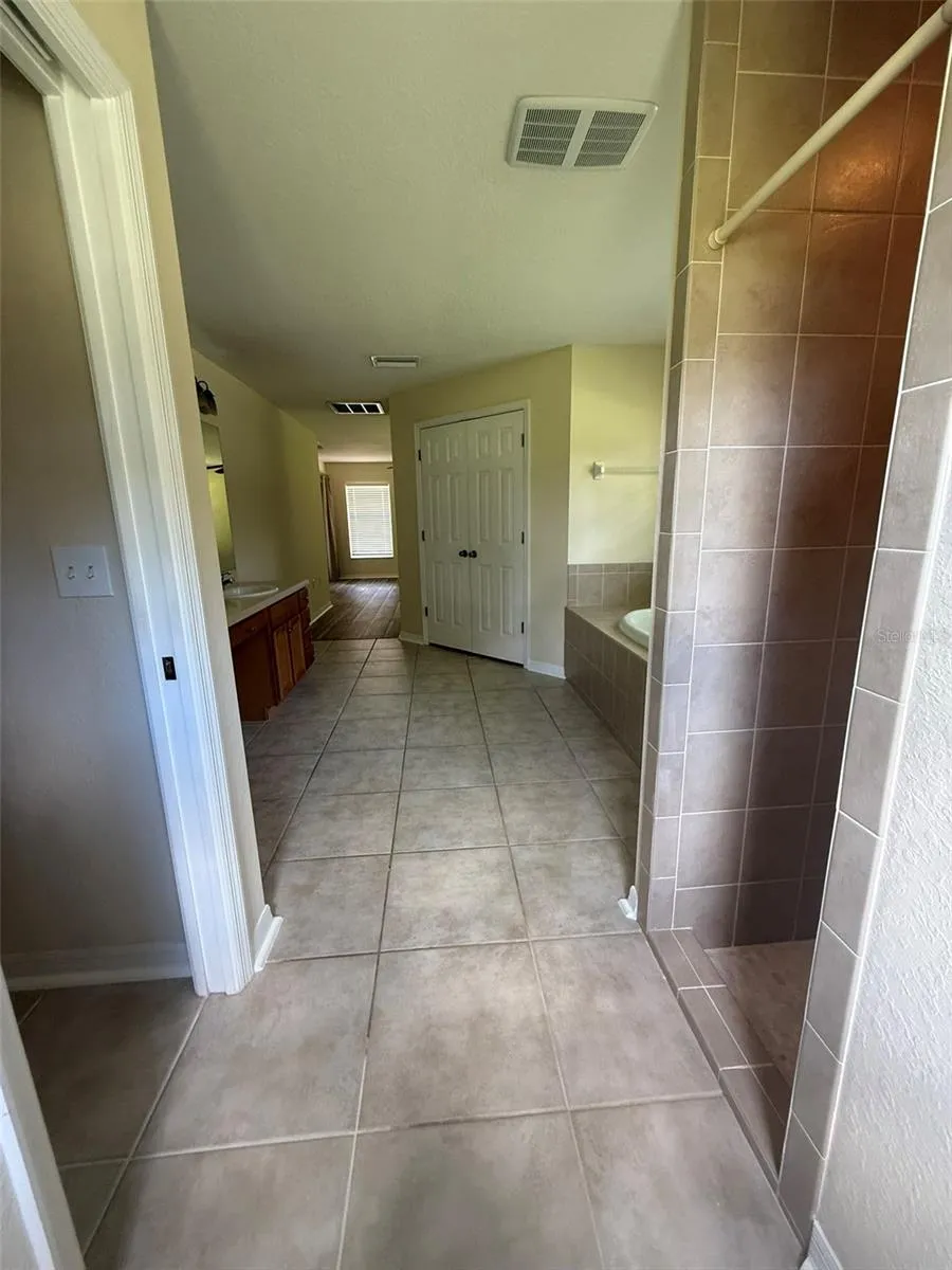 1978 WOOTEN ROAD Dover, FL 33527