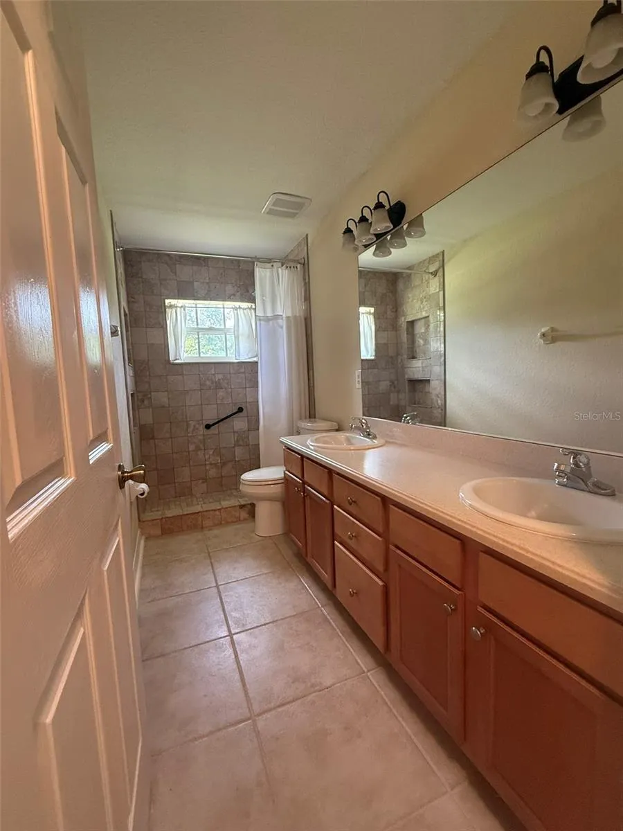 1978 WOOTEN ROAD Dover, FL 33527