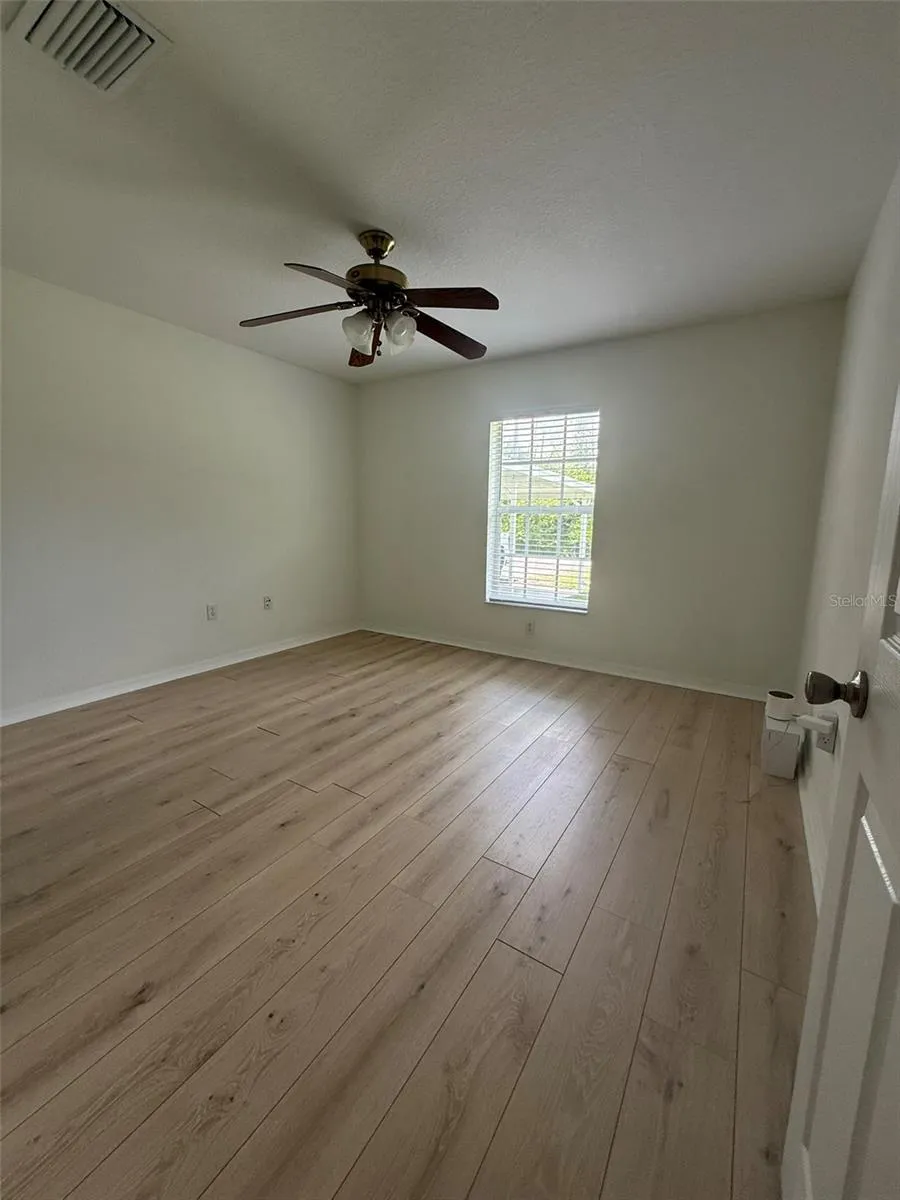 1978 WOOTEN ROAD Dover, FL 33527