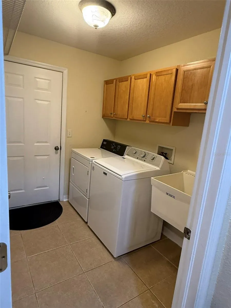 1978 WOOTEN ROAD Dover, FL 33527