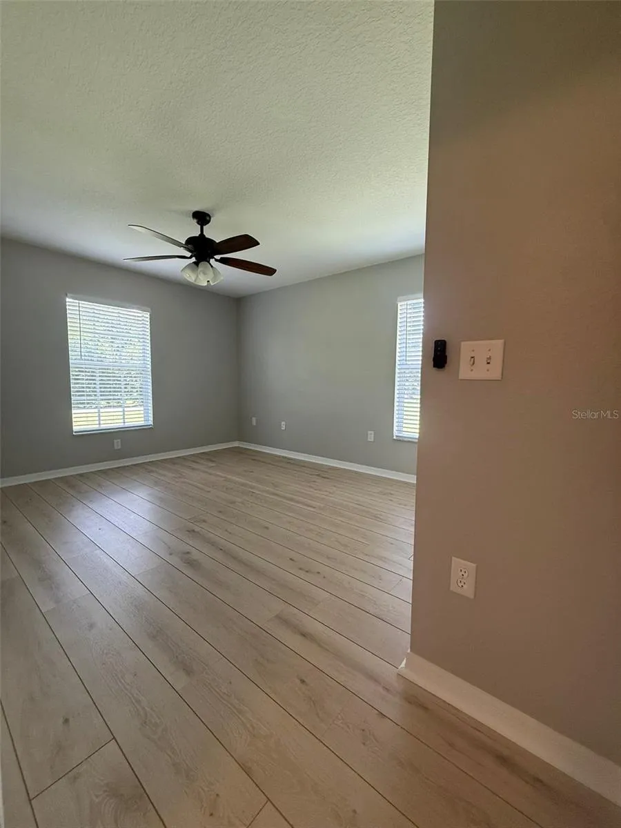 1978 WOOTEN ROAD Dover, FL 33527