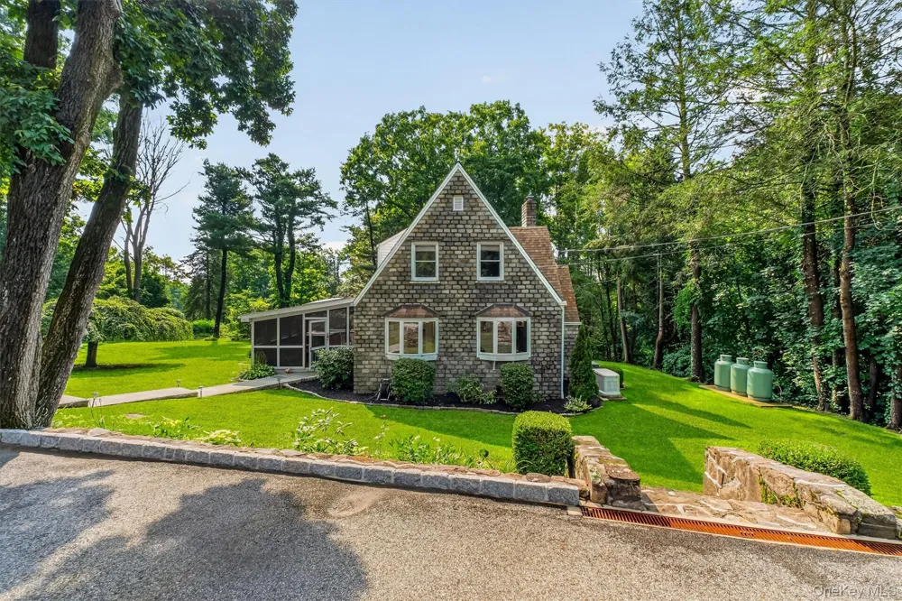 811 Farmers Mills Road Carmel, NY 10512