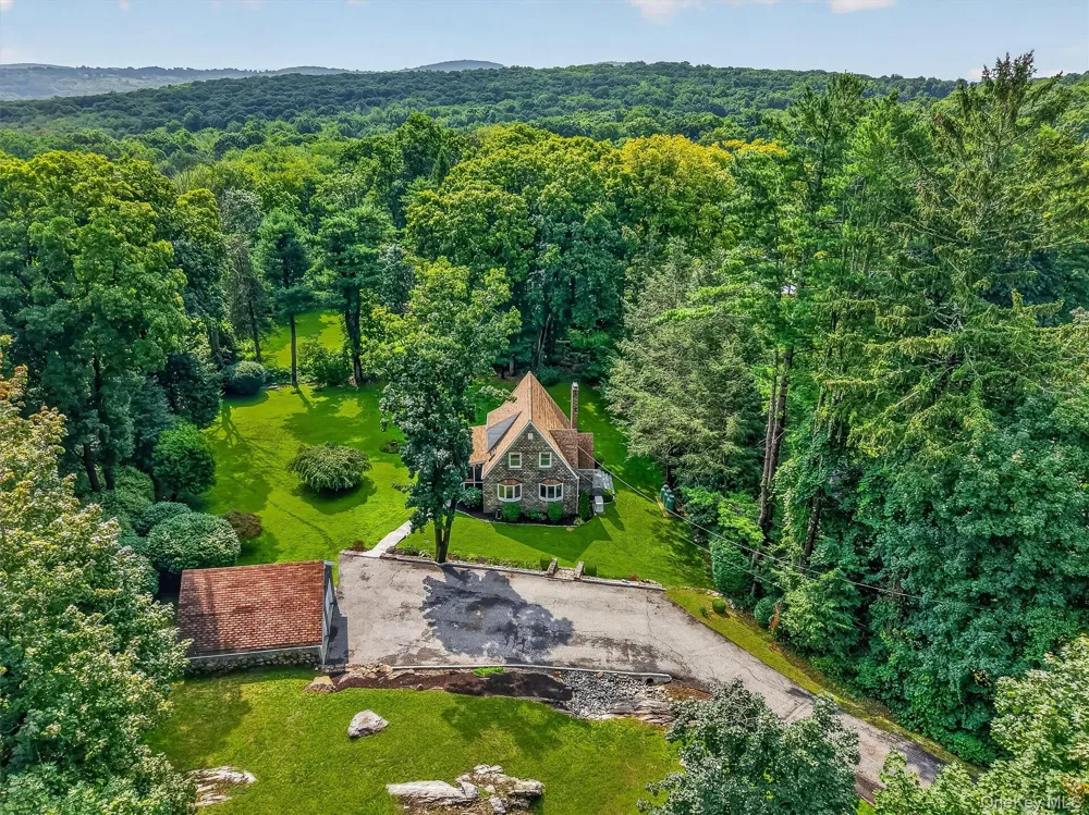 811 Farmers Mills Road Carmel, NY 10512