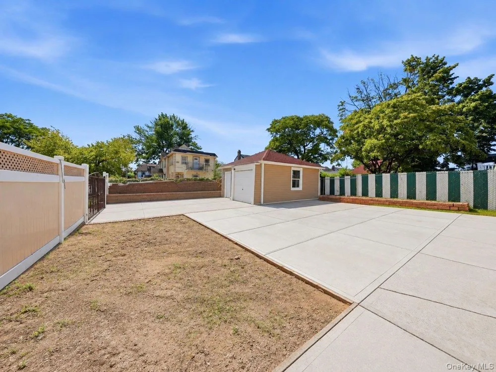 90-28 212th Street Queens Village, NY 11428