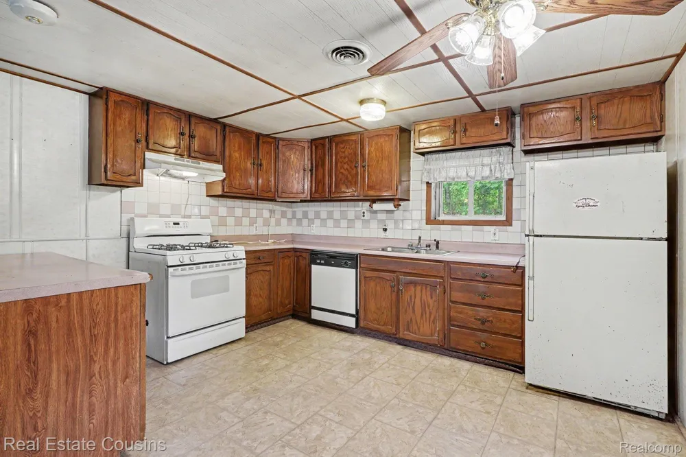 1276 E Elm Road Grant Township, MI 48622