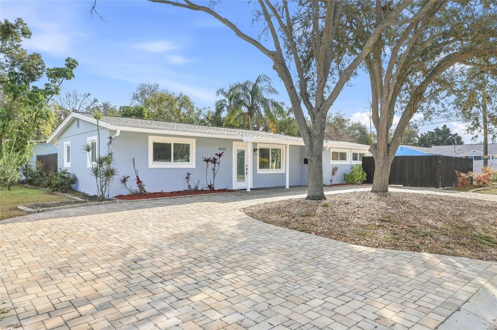 4095 LOCUST STREET NE St Petersburg, FL 33703