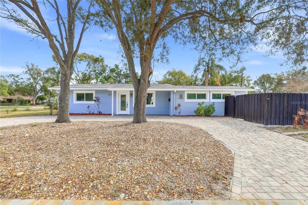 4095 LOCUST STREET NE St Petersburg, FL 33703