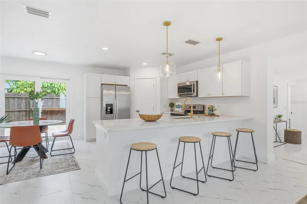 4095 LOCUST STREET NE St Petersburg, FL 33703