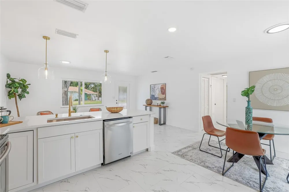 4095 LOCUST STREET NE St Petersburg, FL 33703