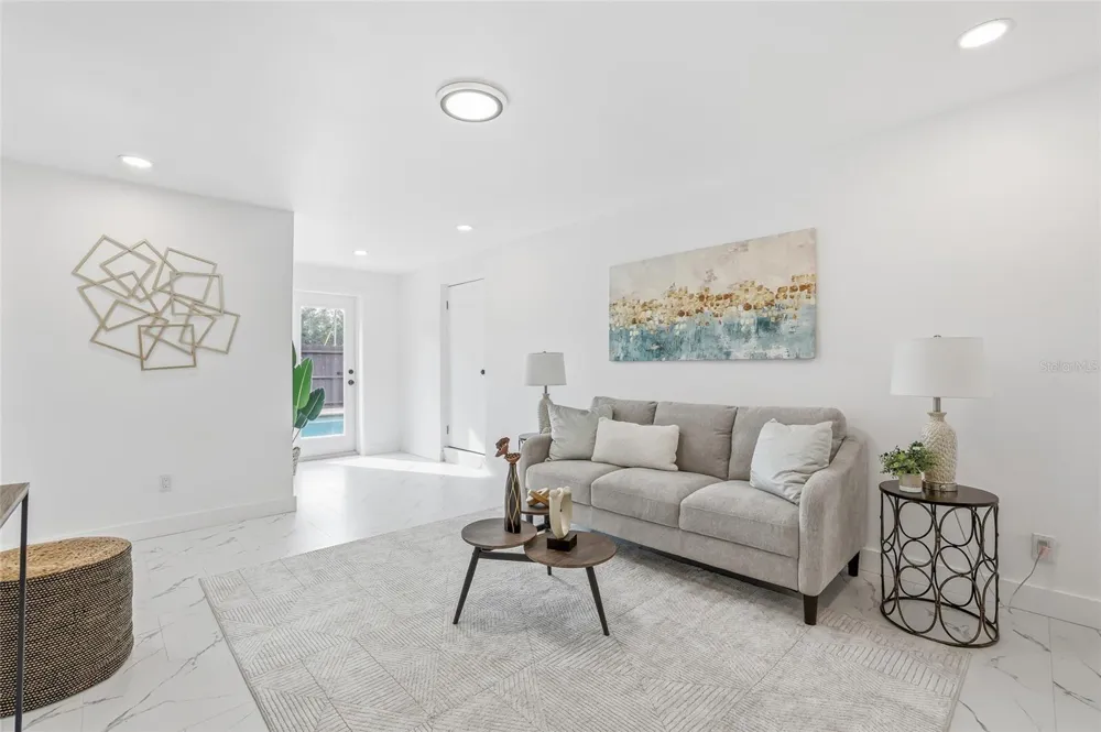 4095 LOCUST STREET NE St Petersburg, FL 33703
