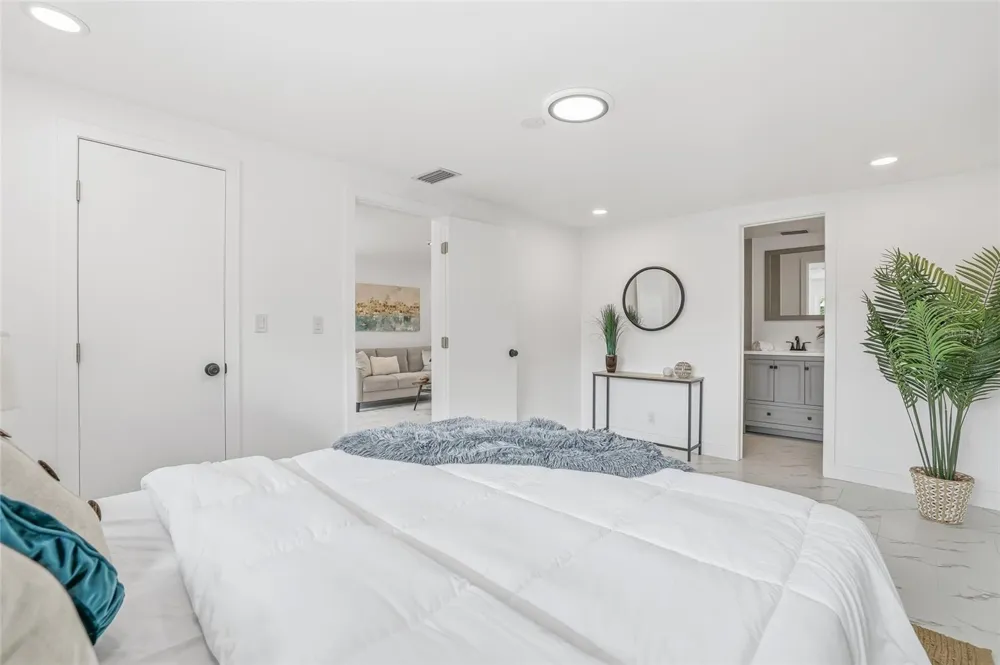 4095 LOCUST STREET NE St Petersburg, FL 33703