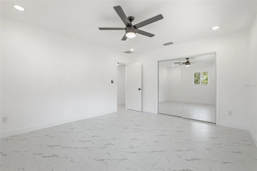 4095 LOCUST STREET NE St Petersburg, FL 33703
