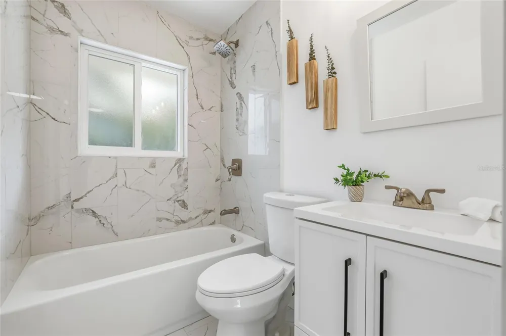 4095 LOCUST STREET NE St Petersburg, FL 33703