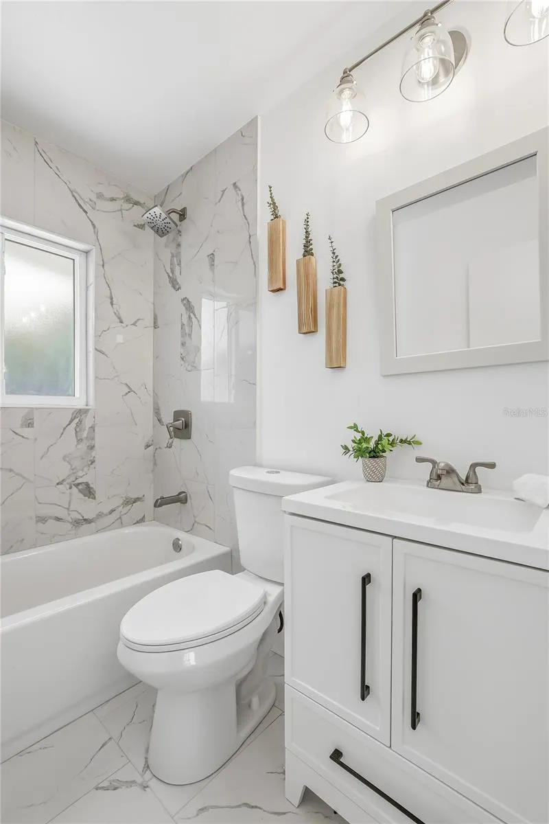 4095 LOCUST STREET NE St Petersburg, FL 33703