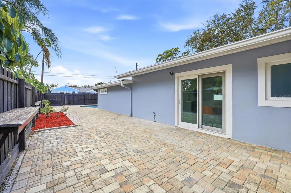 4095 LOCUST STREET NE St Petersburg, FL 33703
