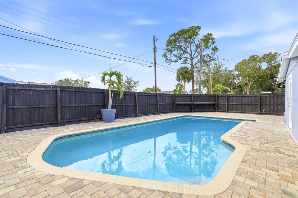 4095 LOCUST STREET NE St Petersburg, FL 33703
