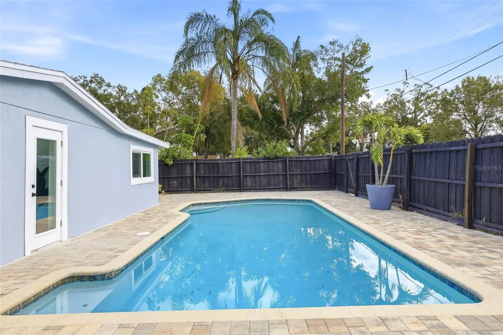 4095 LOCUST STREET NE St Petersburg, FL 33703