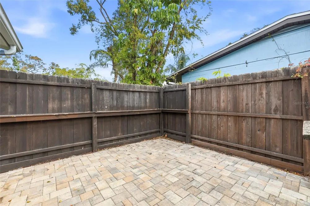 4095 LOCUST STREET NE St Petersburg, FL 33703