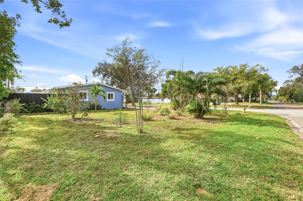 4095 LOCUST STREET NE St Petersburg, FL 33703
