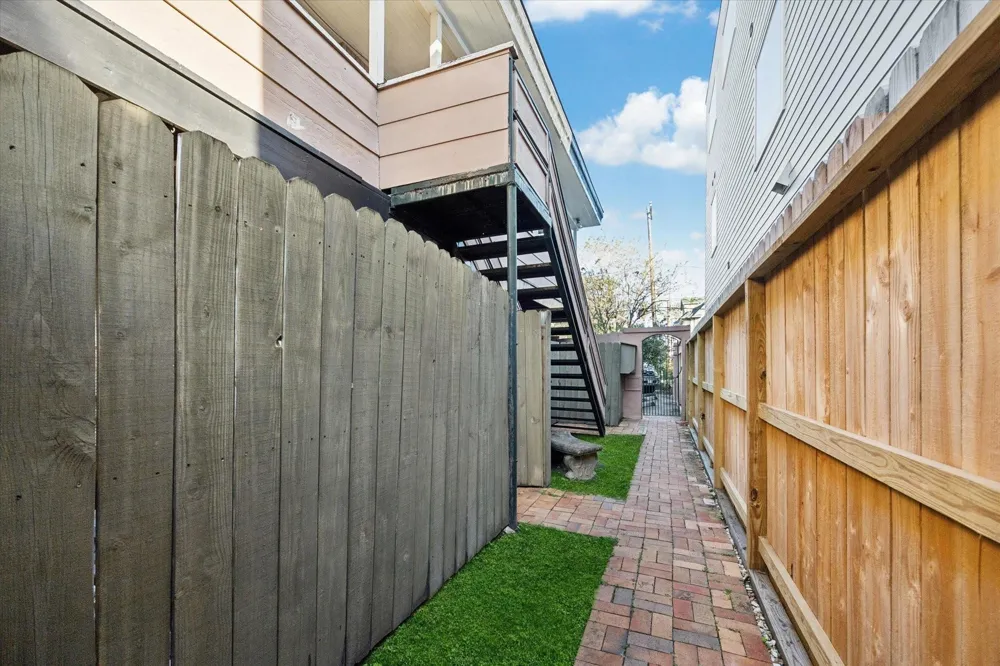 2414 Morse Street #6 Houston, TX 77019
