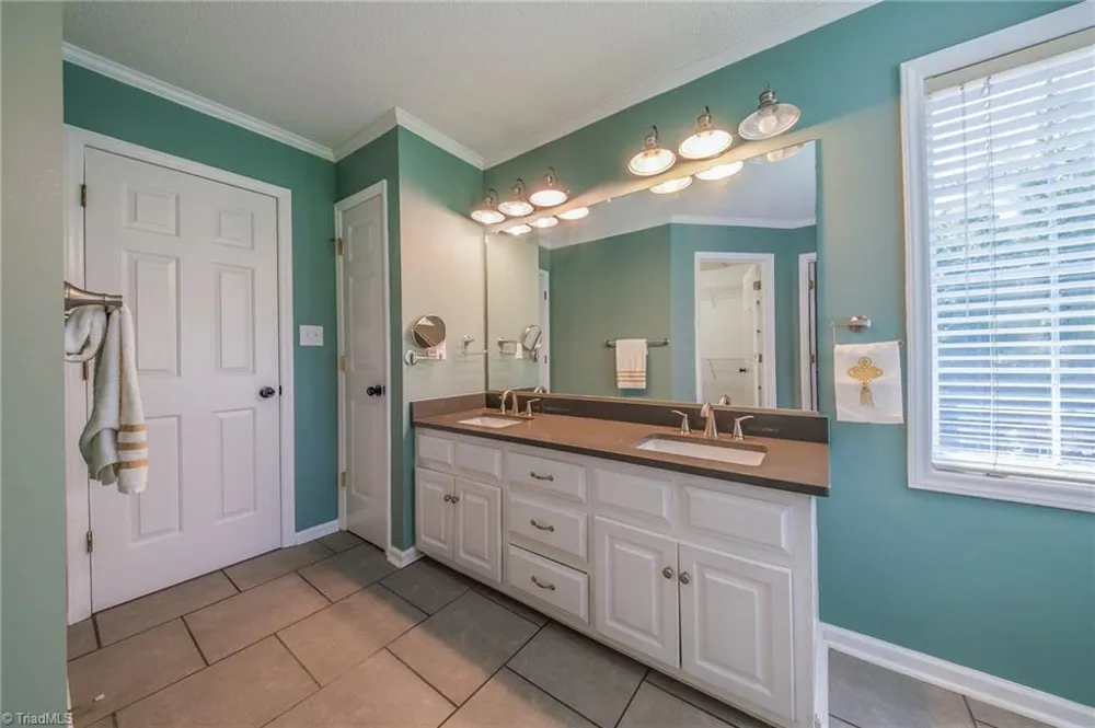 416 Pinnix Drive Lexington, NC 27295