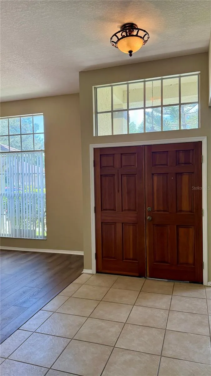 9917 COLONNADE DRIVE Tampa, FL 33647