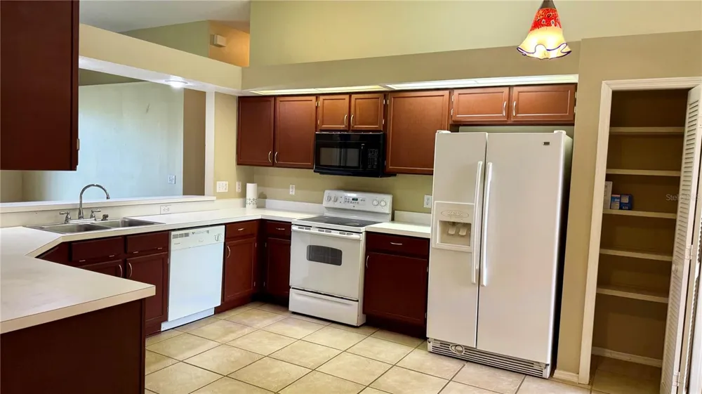 9917 COLONNADE DRIVE Tampa, FL 33647