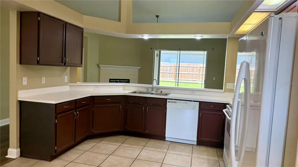 9917 COLONNADE DRIVE Tampa, FL 33647