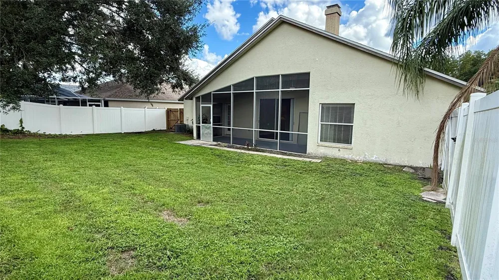 9917 COLONNADE DRIVE Tampa, FL 33647