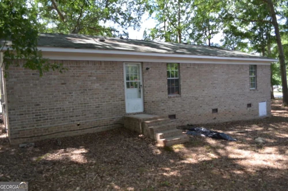 238 Freeman AVE Forsyth, GA 31029