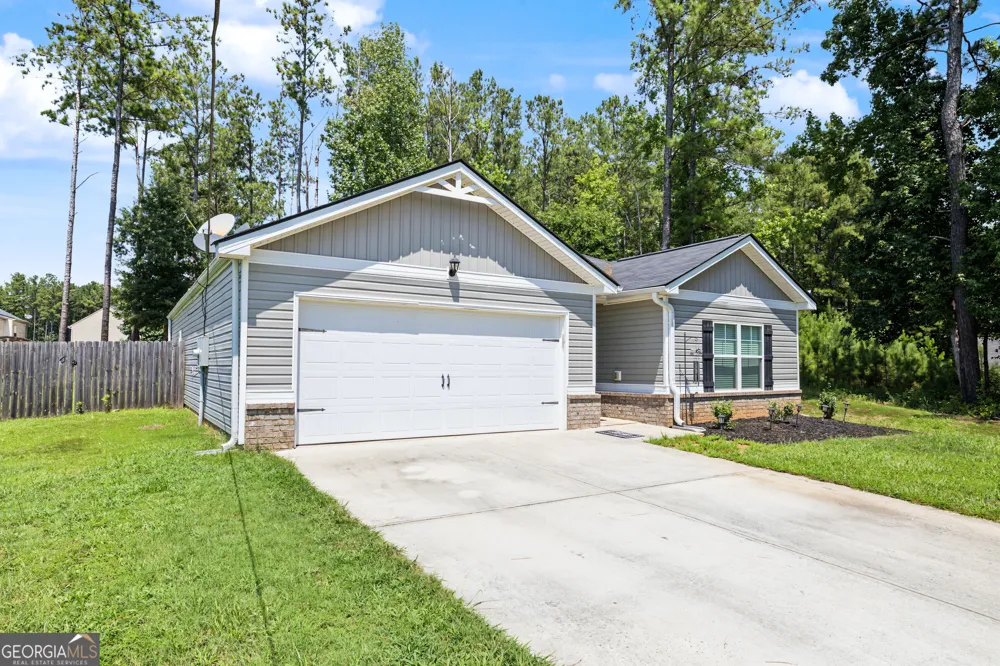 139 Jenny RD Grantville, GA 30220
