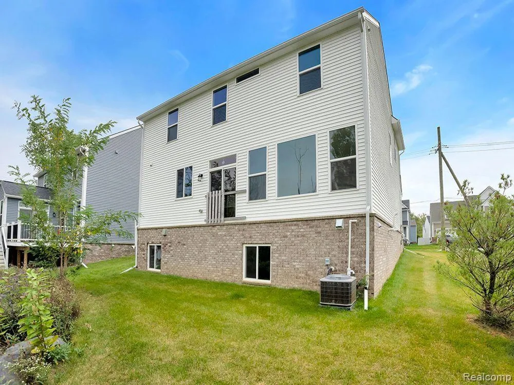 113 WAINWRIGHT Novi City, MI 48377