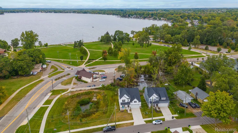 113 WAINWRIGHT Novi City, MI 48377