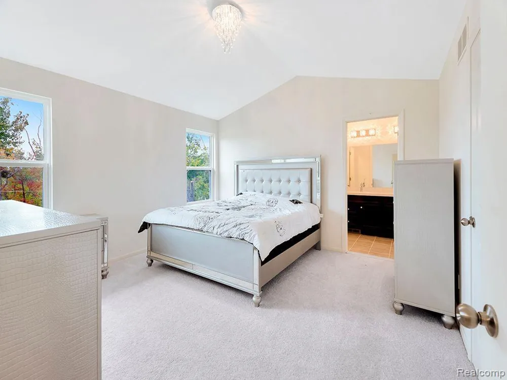 113 WAINWRIGHT Novi City, MI 48377