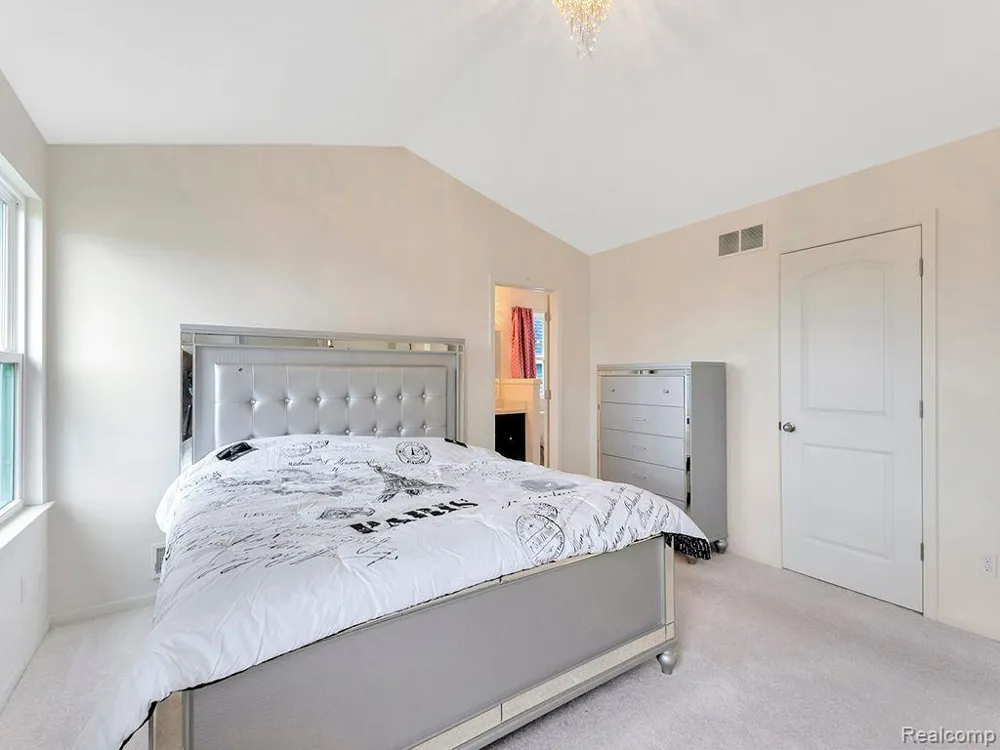 113 WAINWRIGHT Novi City, MI 48377