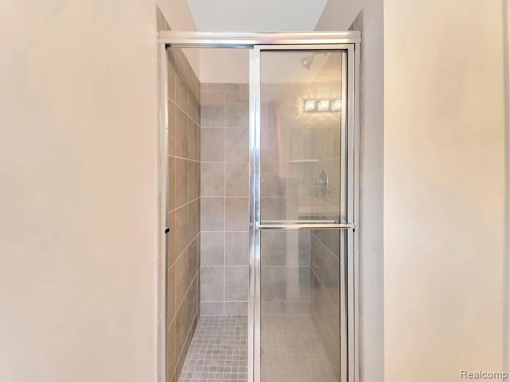 113 WAINWRIGHT Novi City, MI 48377