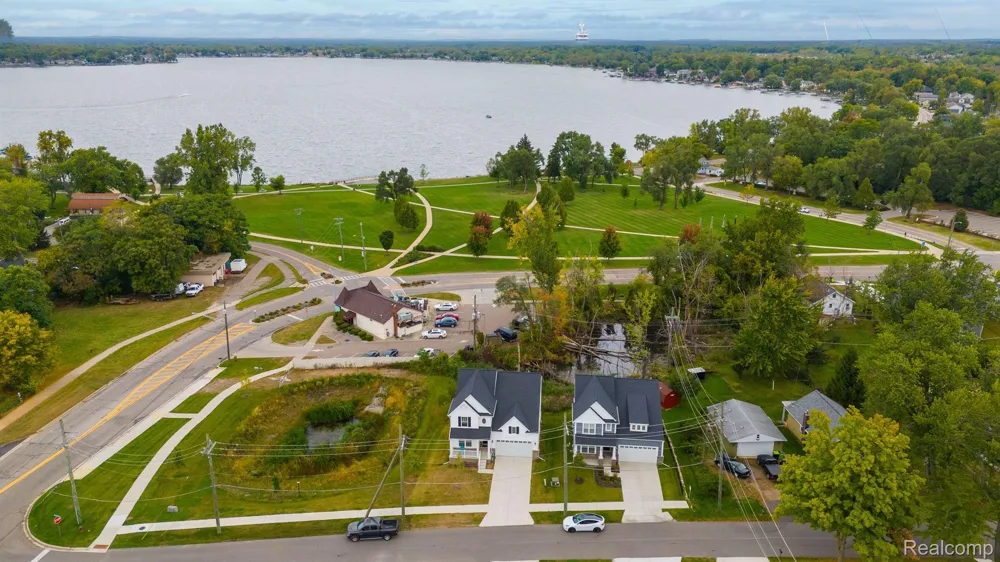 113 WAINWRIGHT Novi City, MI 48377