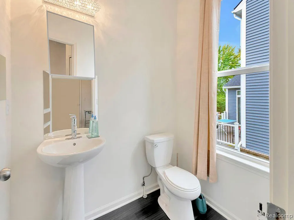 113 WAINWRIGHT Novi City, MI 48377