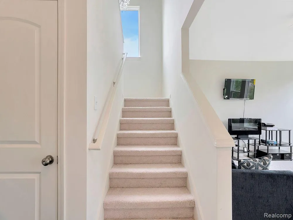 113 WAINWRIGHT Novi City, MI 48377