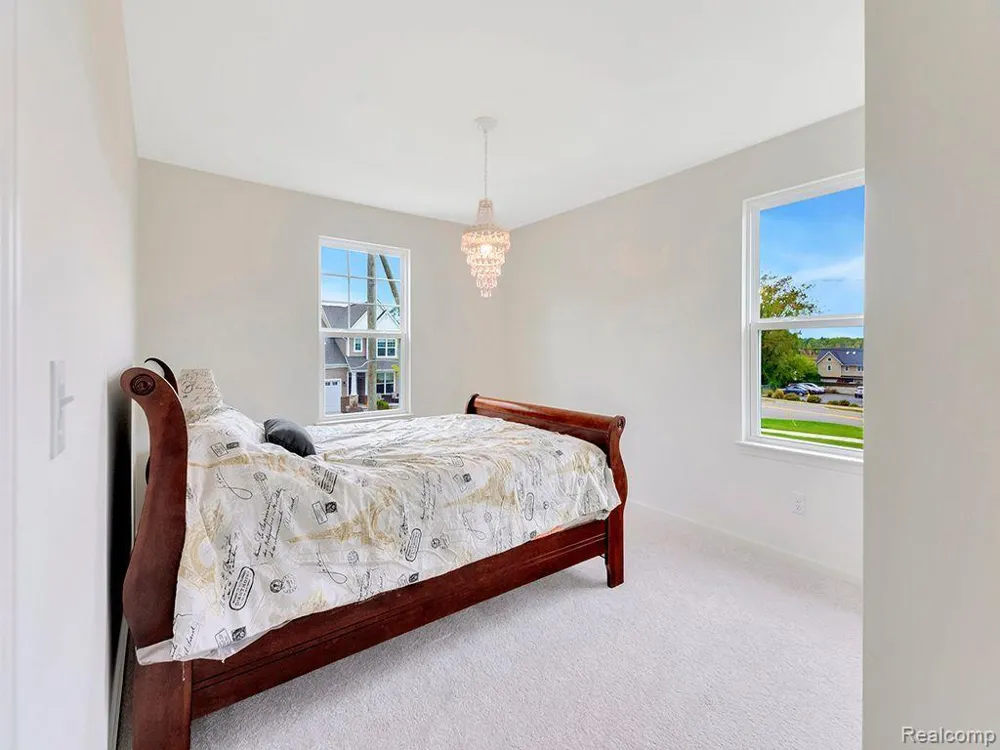 113 WAINWRIGHT Novi City, MI 48377